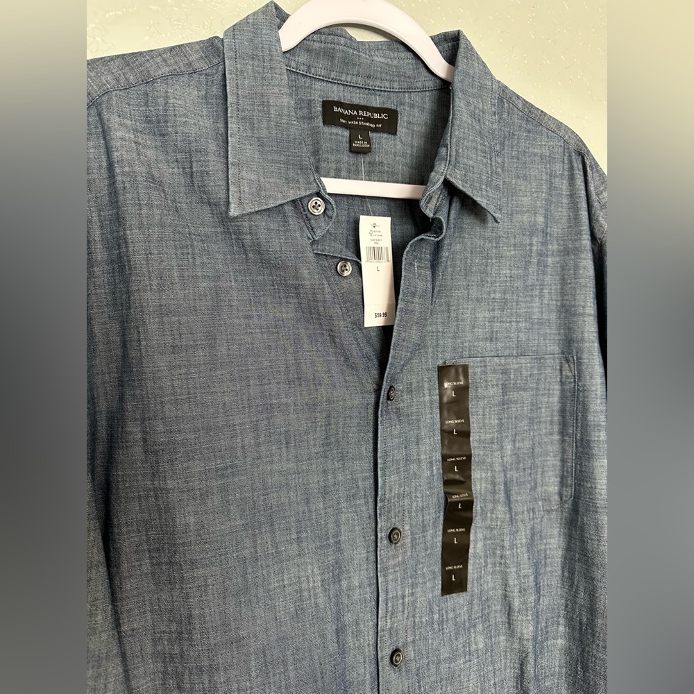Men’s Dress Shirt- Banana Republic. Size Large